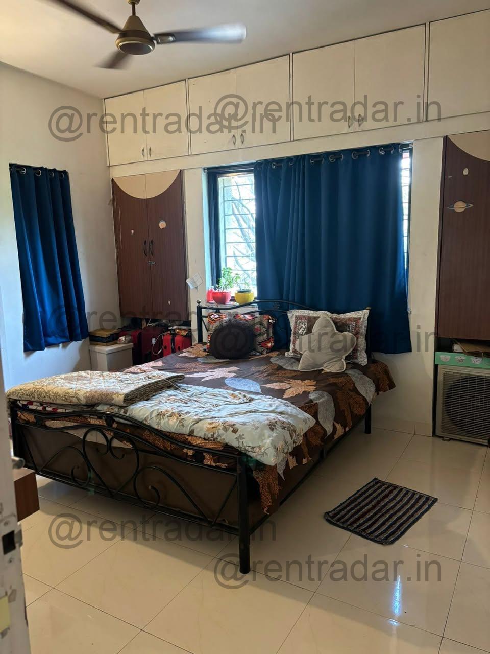 Room in 3 Bhk at Aundh