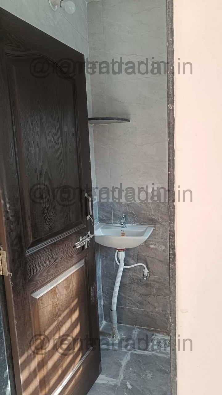 Room Available at Kharadi