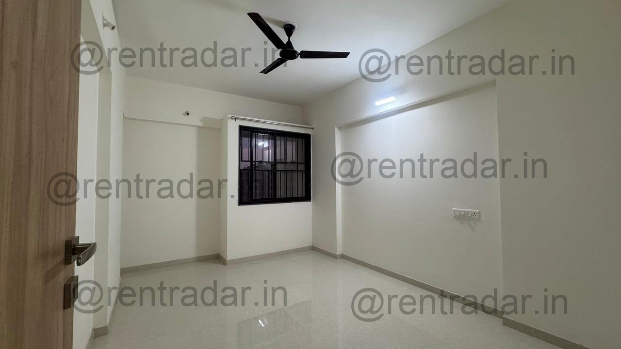 Room in 3bhk at Porwal Road Lohegaon (kohinoor Viva City)
