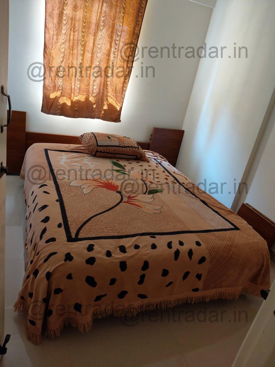 Room Available at Hadapsar