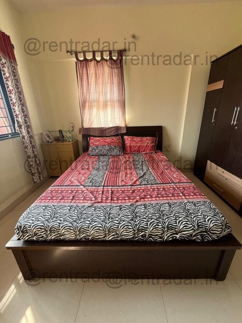 Room in 2bhk at Magarpatta (sylvania Apartment)