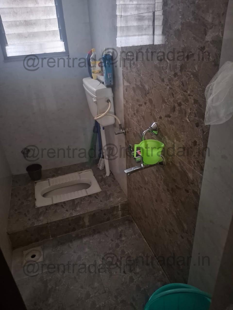 Room in 2bhk at Hadapsar (vanashree Apartments)