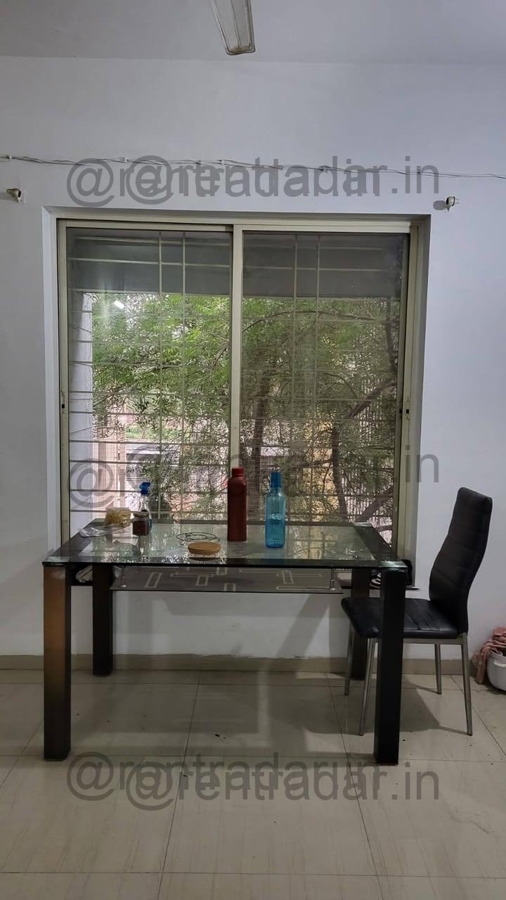 Room in 3bhk at Kalyani Nagar / Wadgaonsheri