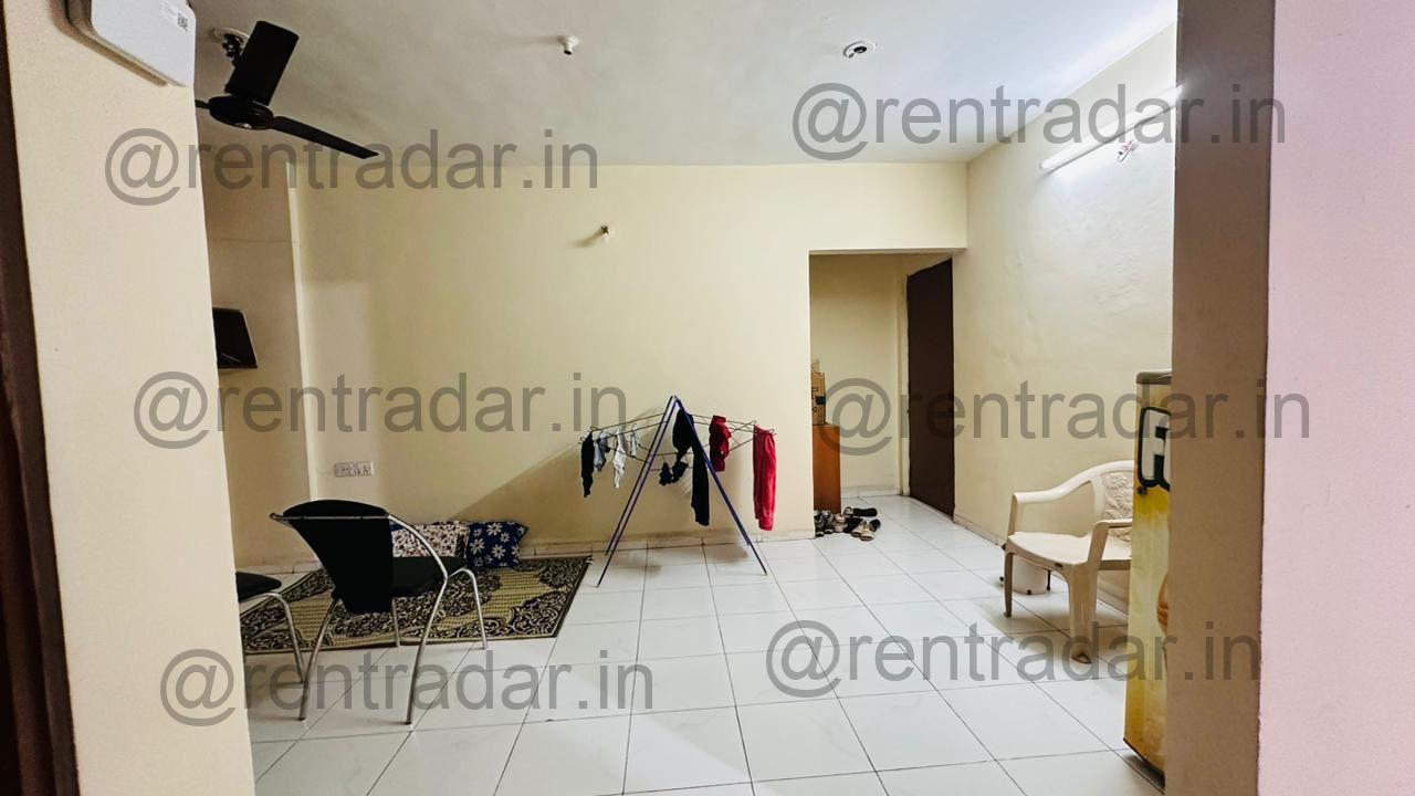 Room in 2 Bhk at Viman Nagar