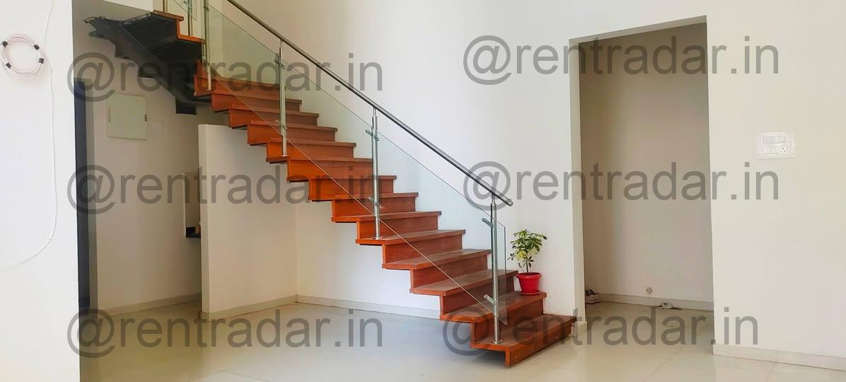 Room in 3bhk at Keshav Nagar (mantra Mesmer Society)
