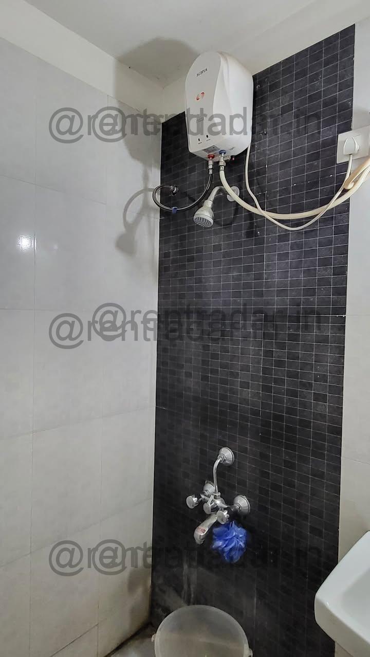 Room in 3bhk at Kalyani Nagar / Wadgaonsheri