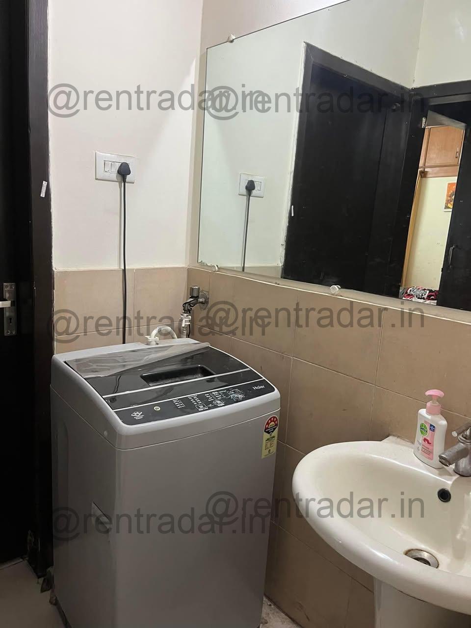 Room in 3 Bhk at Treedom Park Society, Vishrantwadi
