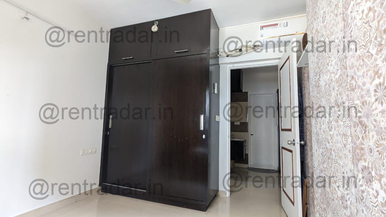 Room in 2bhk at Hadapsar (amanora Trendy Tower)
