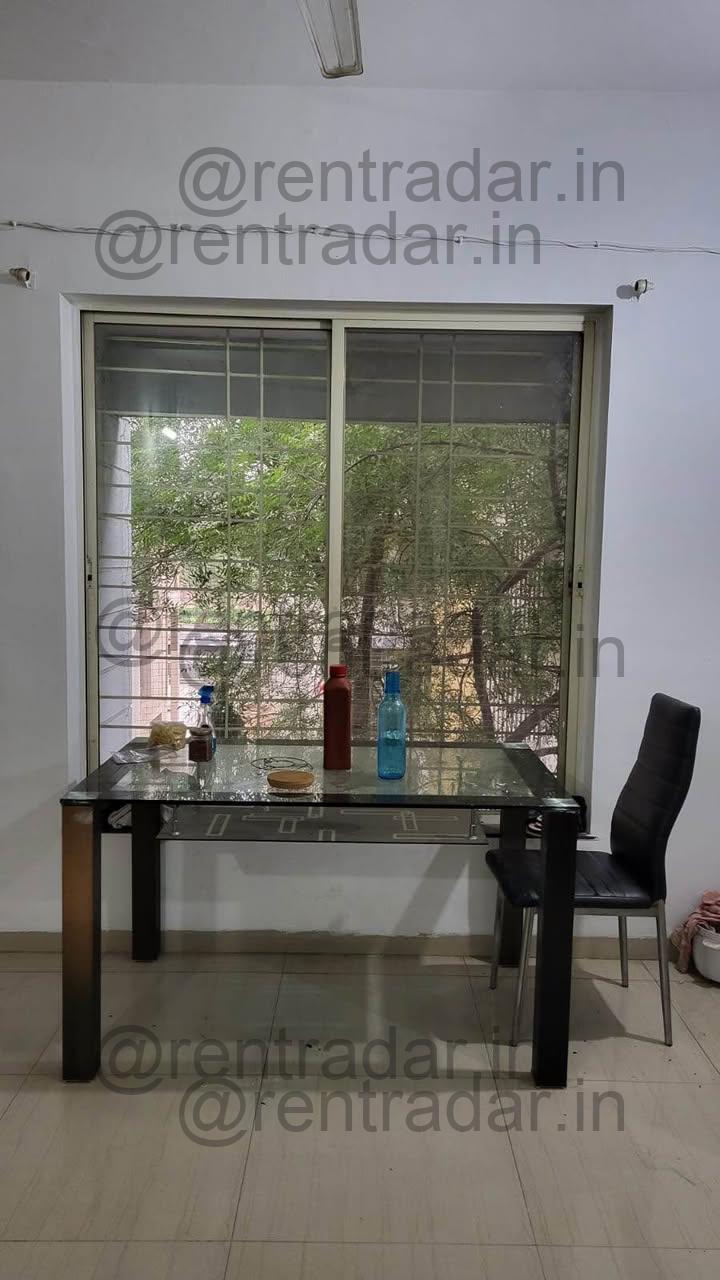 Room in 3bhk at Kalyani Nagar / Wadgaonsheri