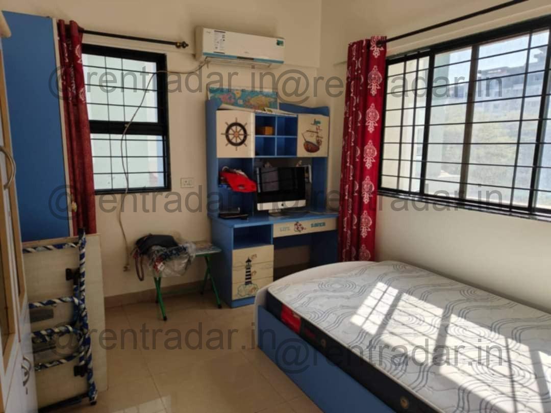 Room in 2bhk at Magarpatta City (iris Apartment)