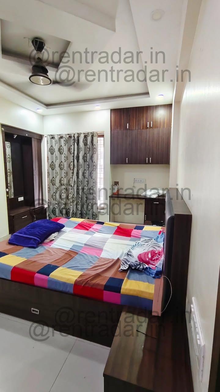 Room Available at Kharadi