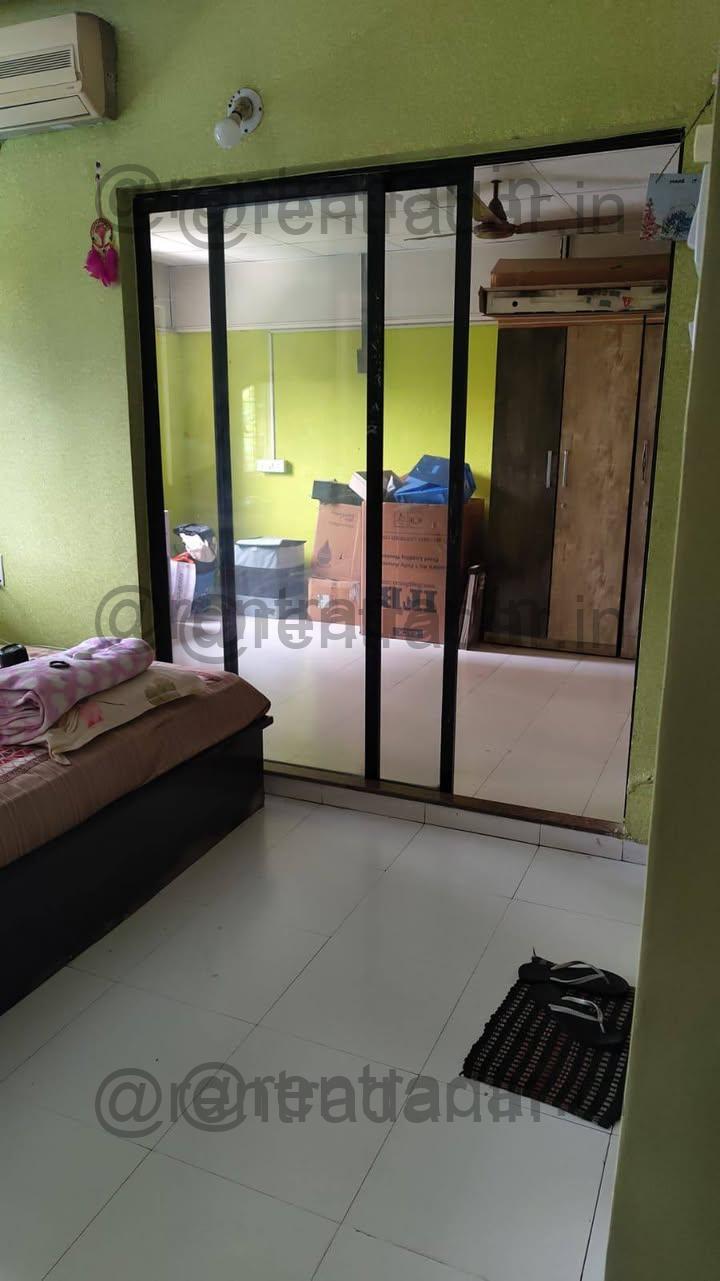 Room in 3bhk at Viman Nagar