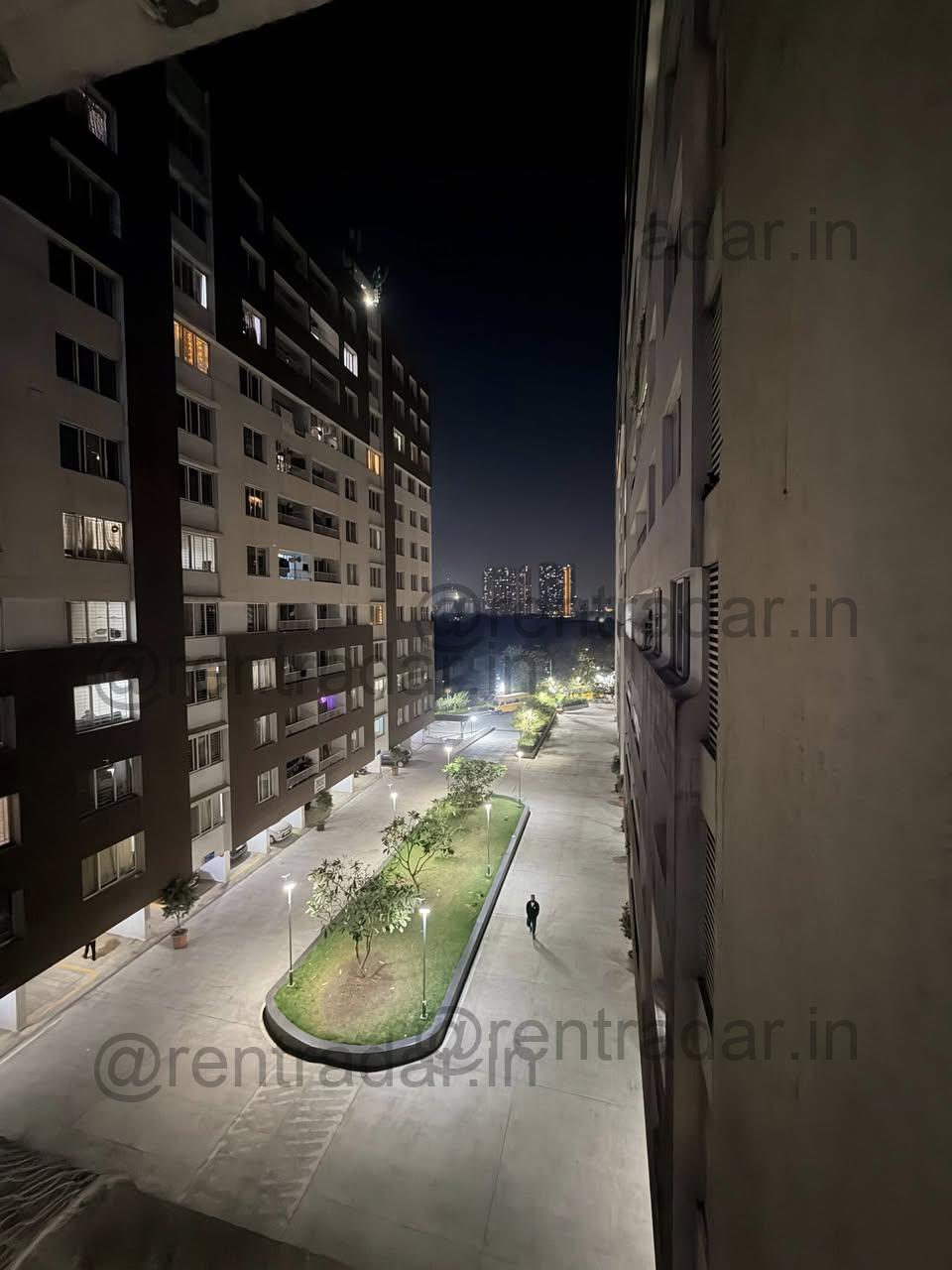 Room in 3.5 Bhk at Amanora Park Town (amanora Victory Towers)
