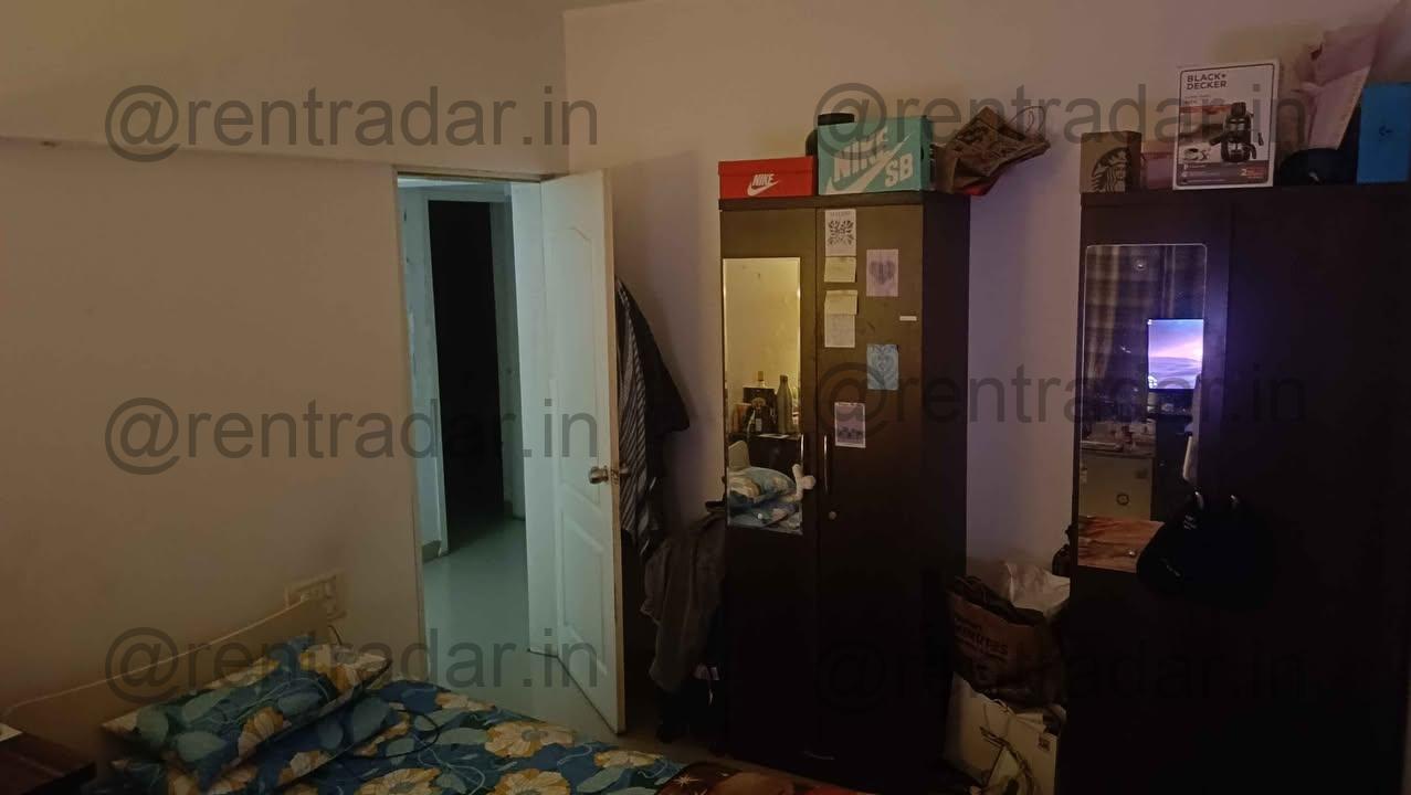 Room in 3bhk at Shastrinagar (park Island)