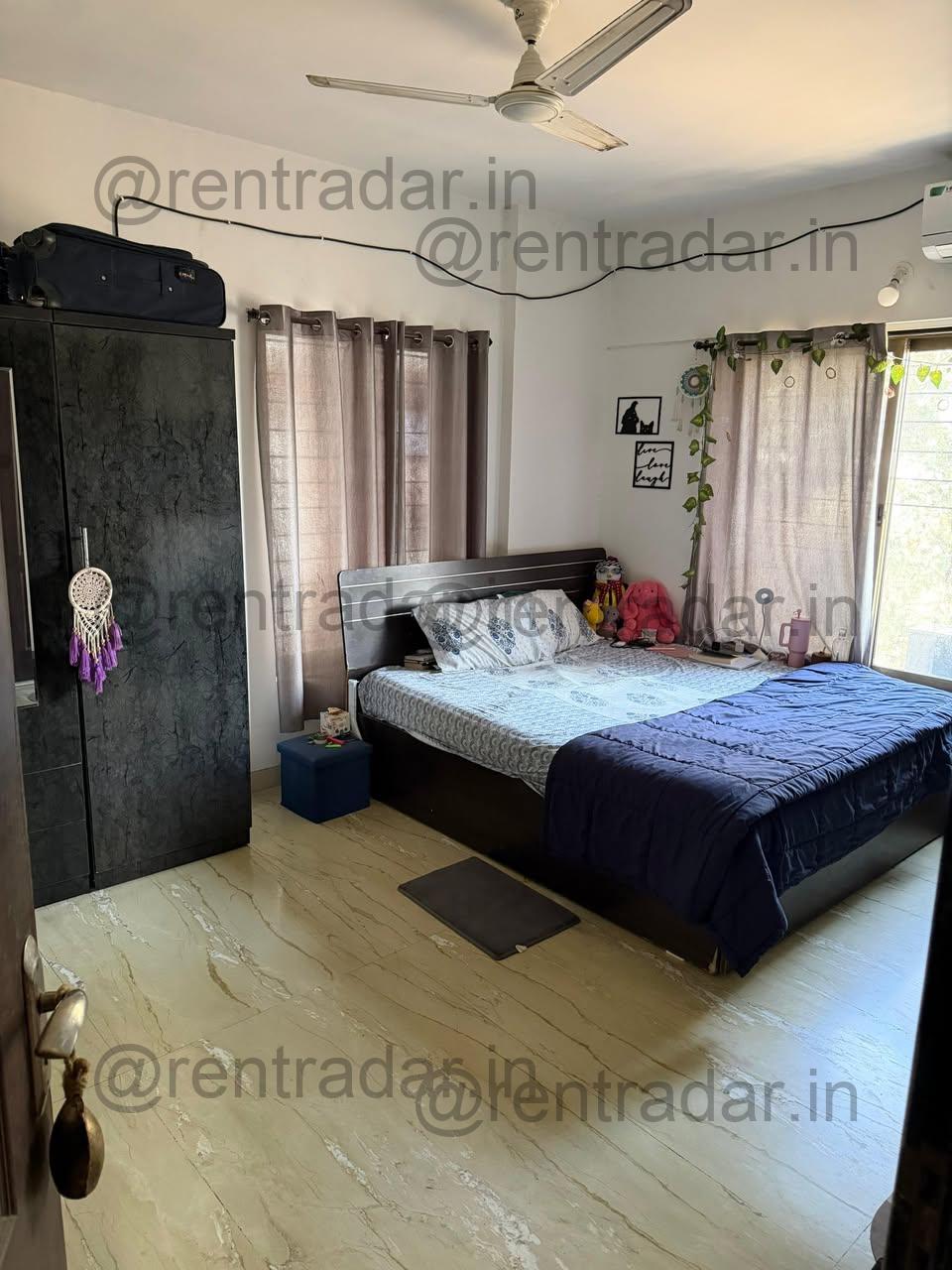 Room in 3bhk at Viman Nagar