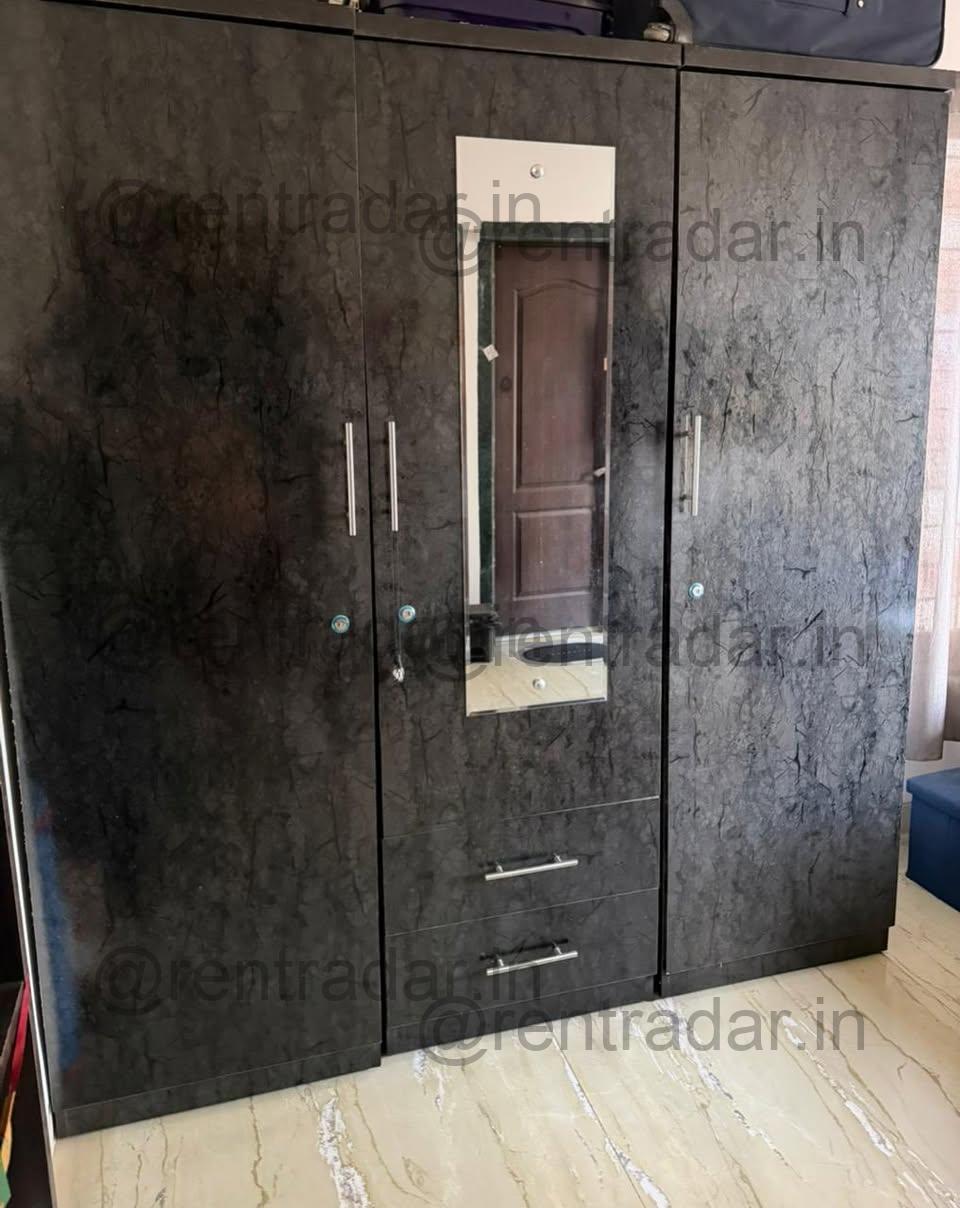 Room in 3bhk at Viman Nagar