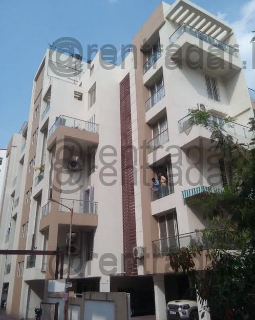 Room in 3 Bhk at Baner–mahalunge Road (serenade Royal)