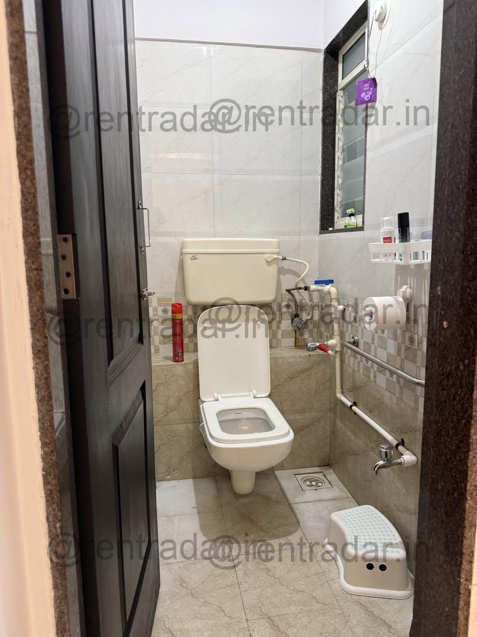 Room in 1 Bhk at Prabhadevi