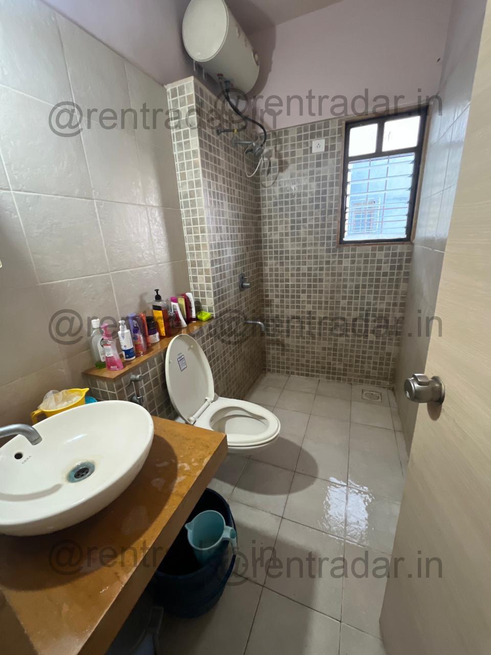 Room in 3 Bhk at Kutwal Colony (pride Aashiyana)