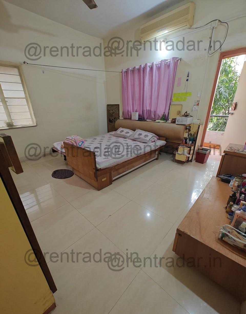 Room in 3bhk at Erandwane