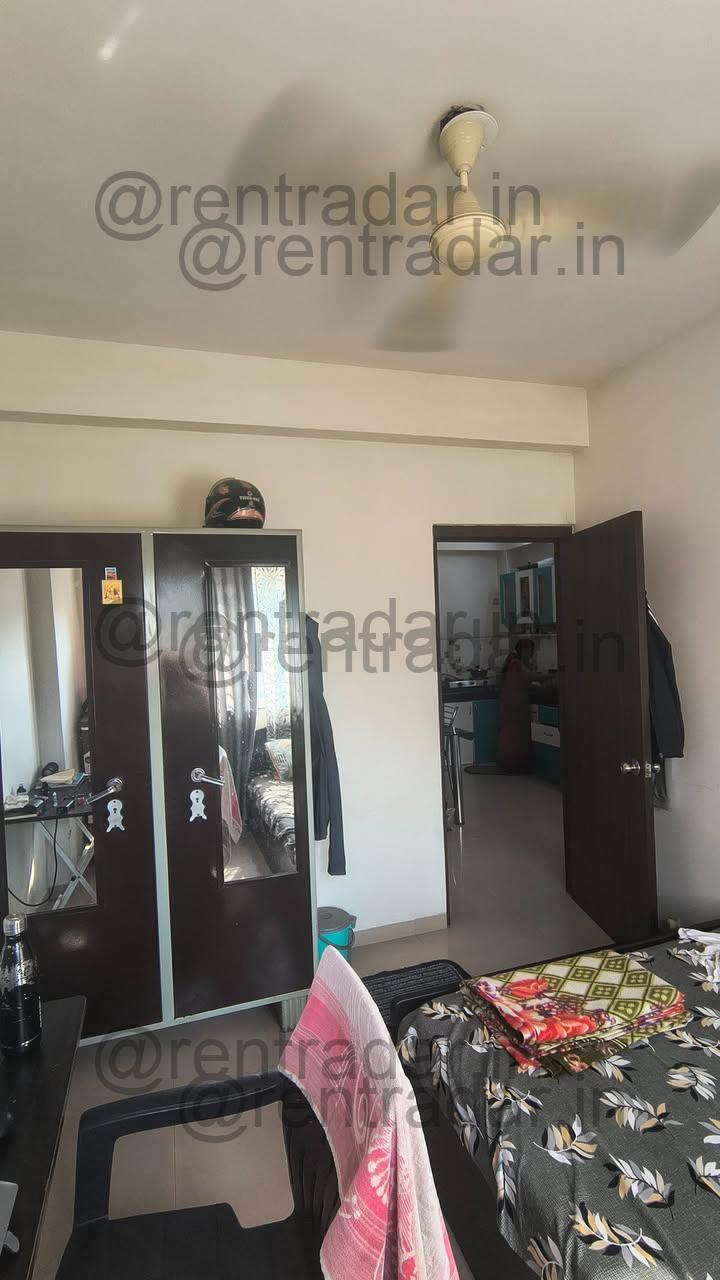 Room in 2bhk at Hinjewadi (the Cliff Garden)