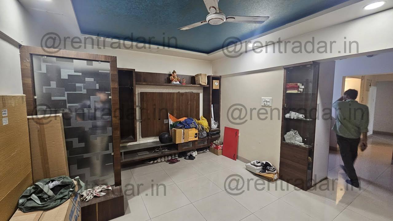 Room in 3bhk at Emrald Park
