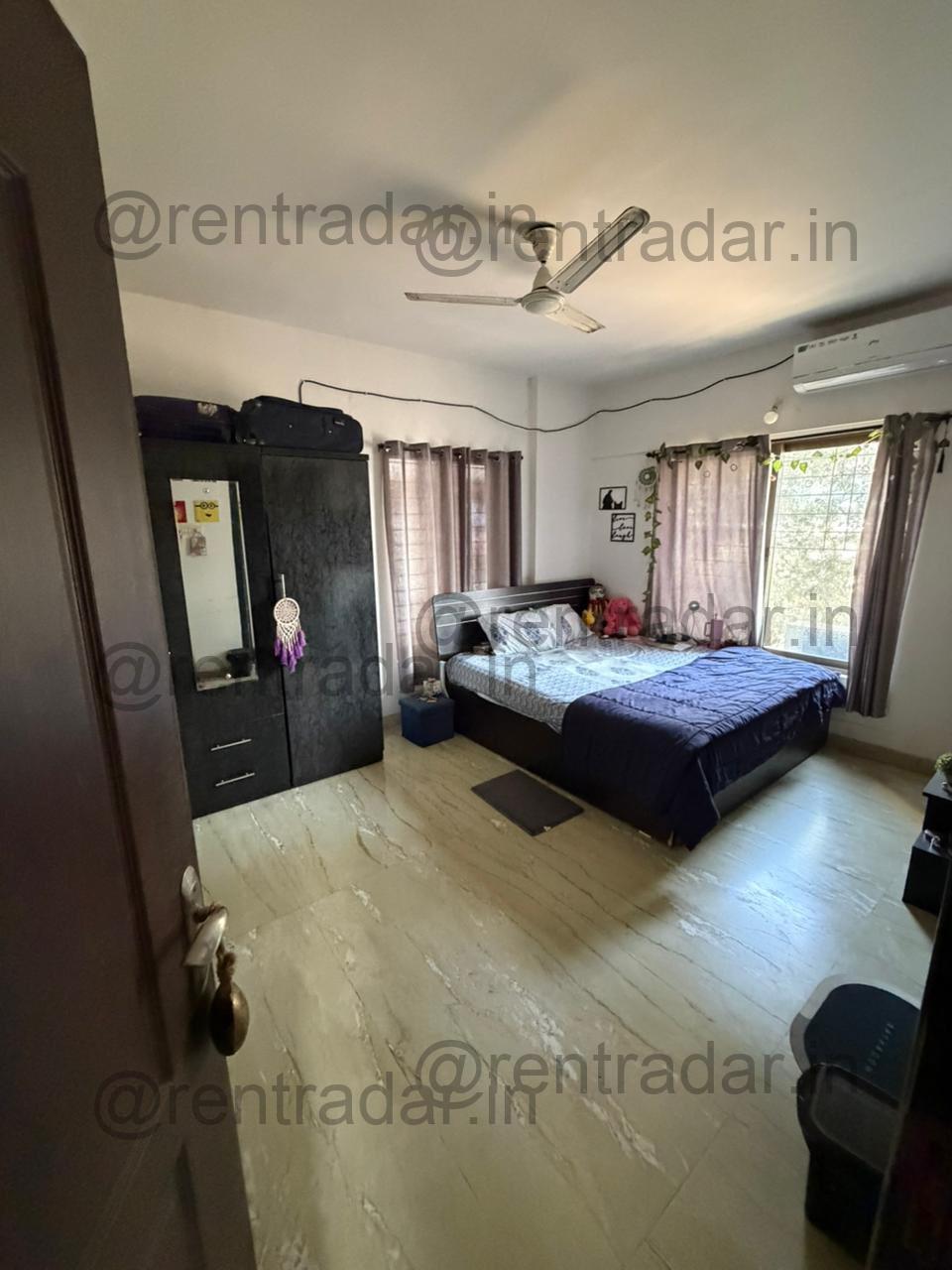 Room in 3bhk at Viman Nagar