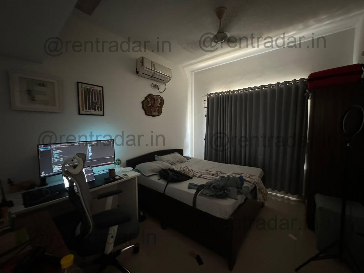 Room in 3 Bhk at La Salette, Magarpatta