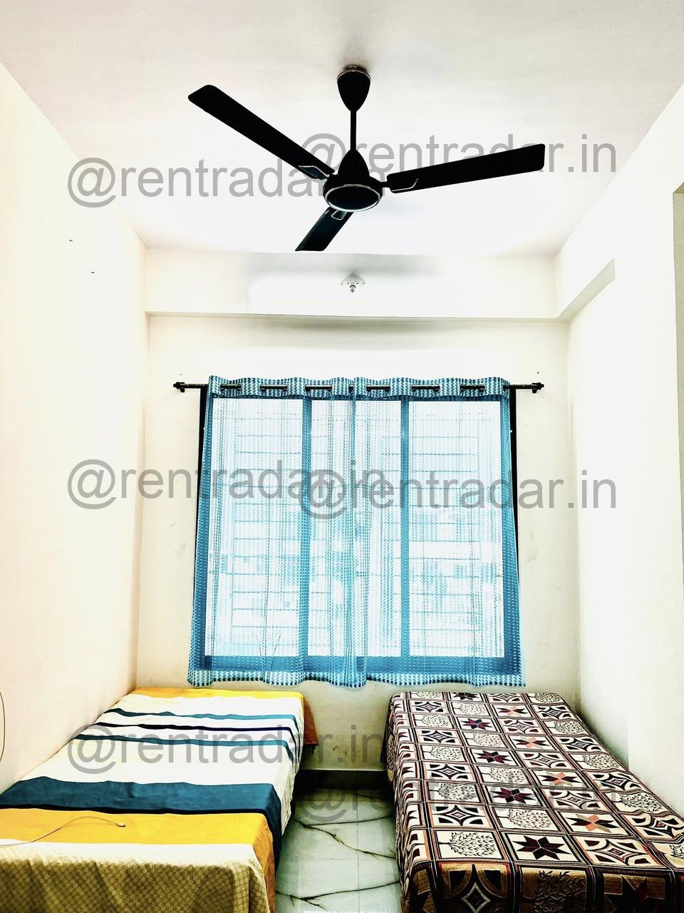 Room in 1bhk at Versova