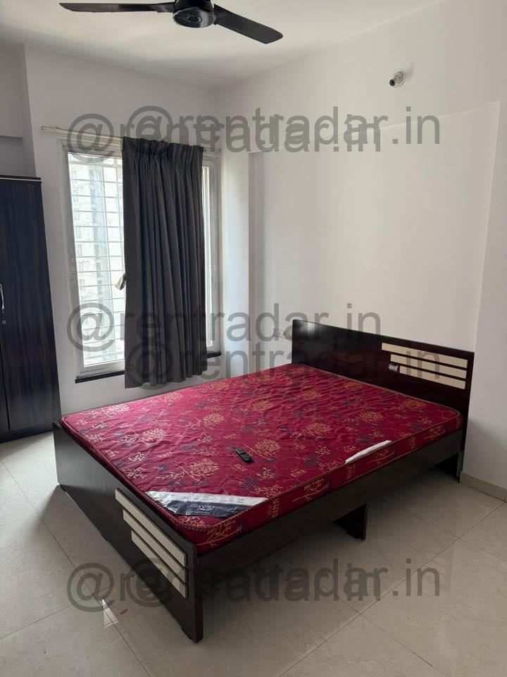 Room in 2 Bhk at Kharadi (majestique Towers)