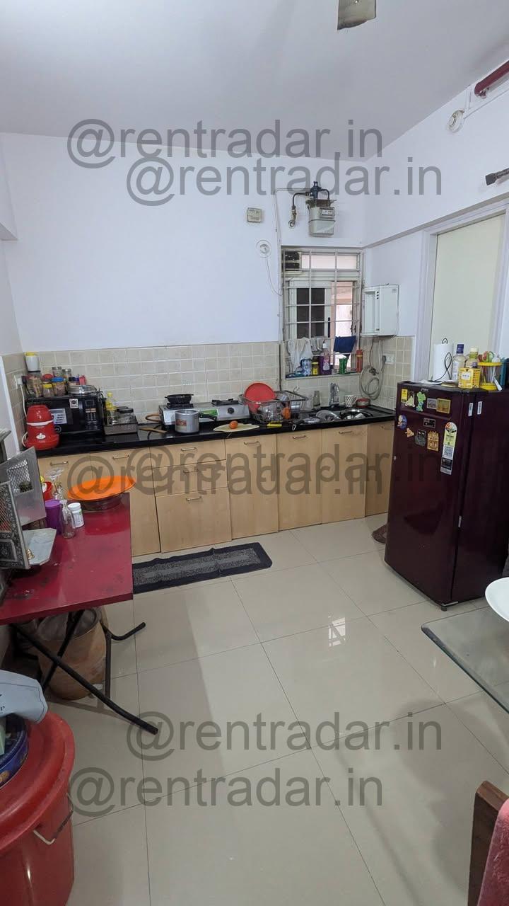 Room in 2 Bhk at Amanora Park Town (amanora Park Town)
