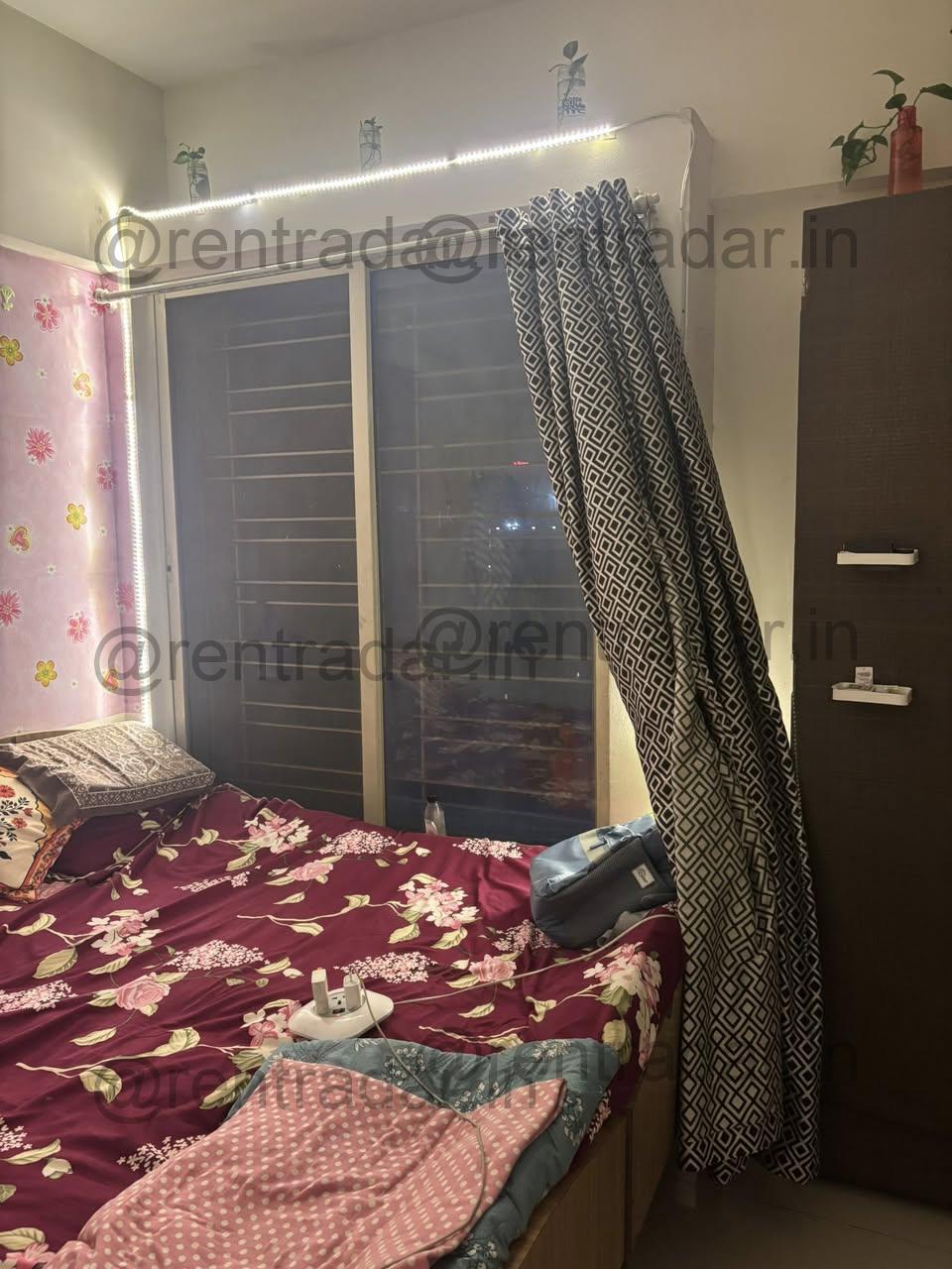 Room in 3bhk at Bavdhan (megh Malhar Raga Society)