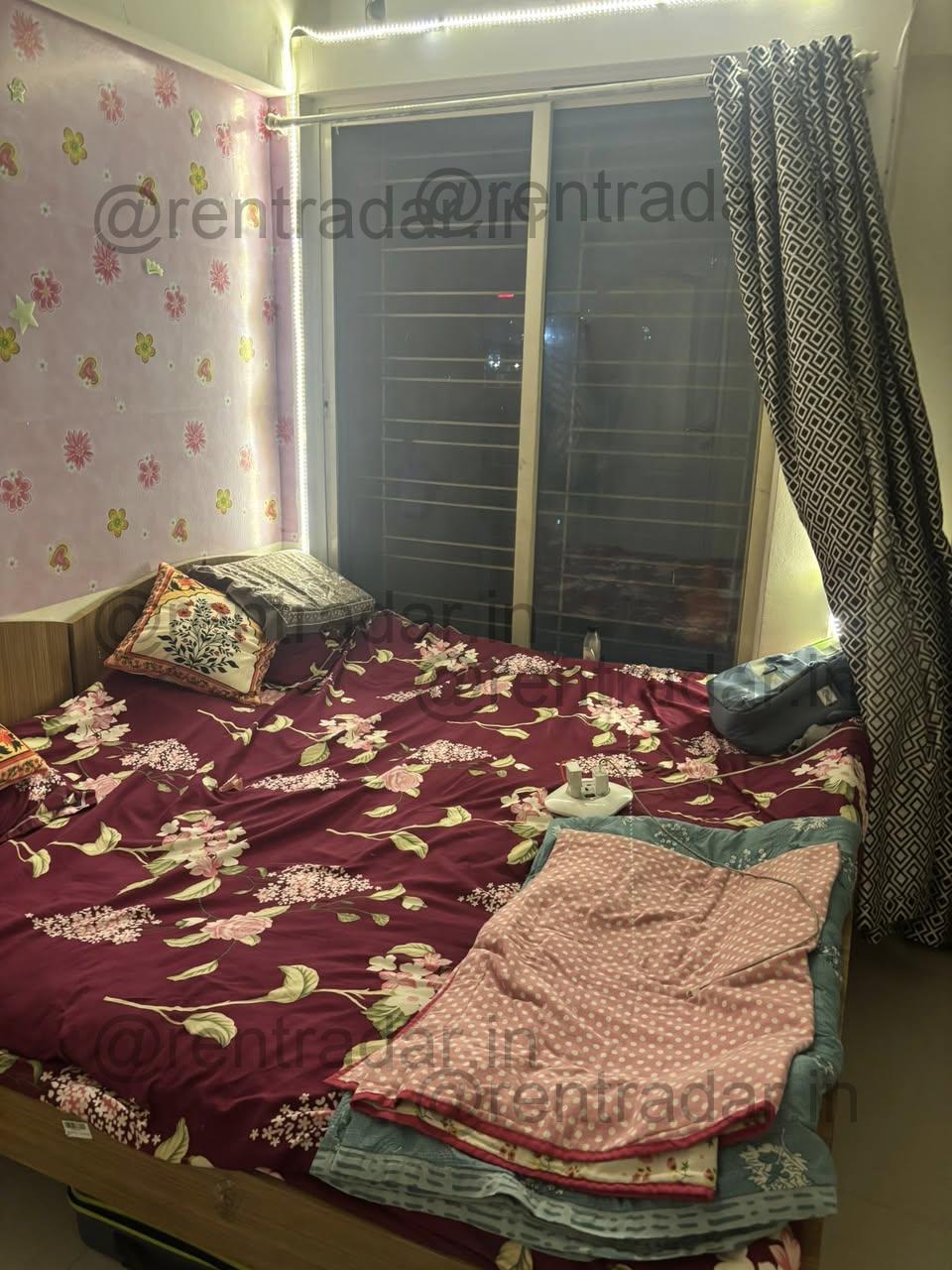 Room in 3bhk at Bavdhan (megh Malhar Raga Society)