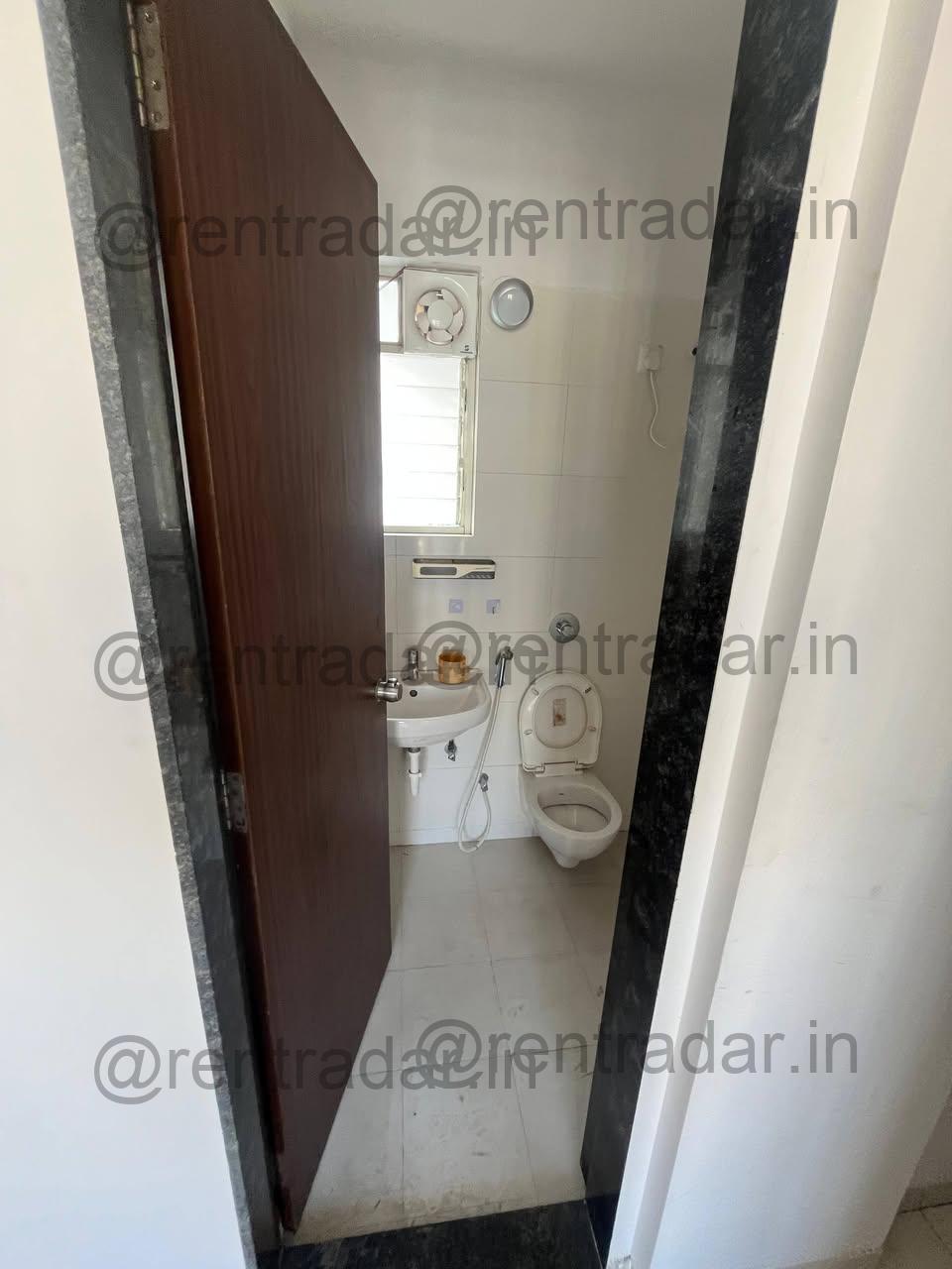 Room in 3bhk at Dhanori (triaa Hillome)