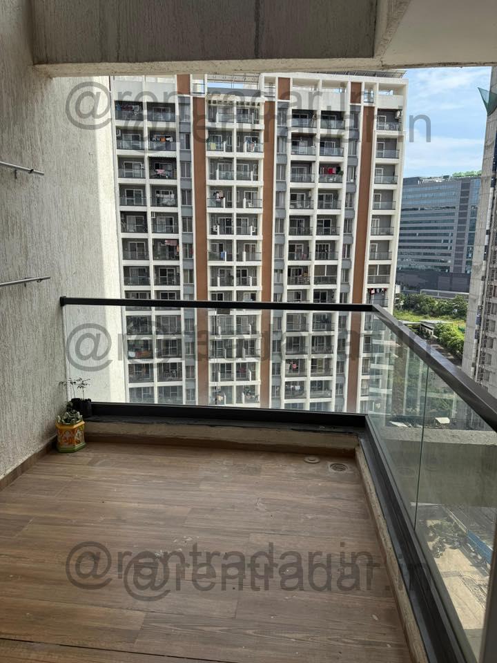 Room in 2 Bhk at Kharadi (majestique Towers)