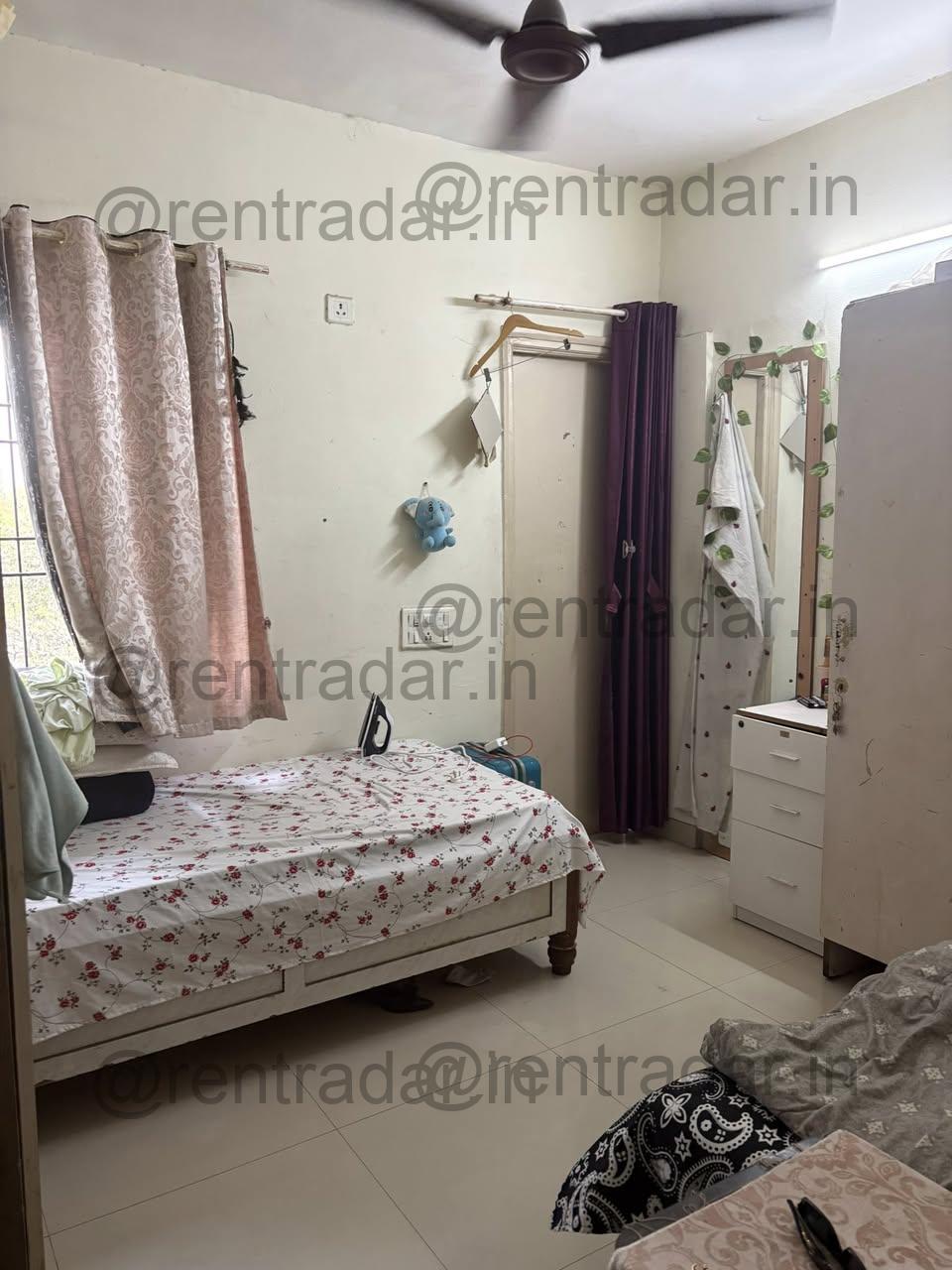 Room in 3 Bhk at SB Road
