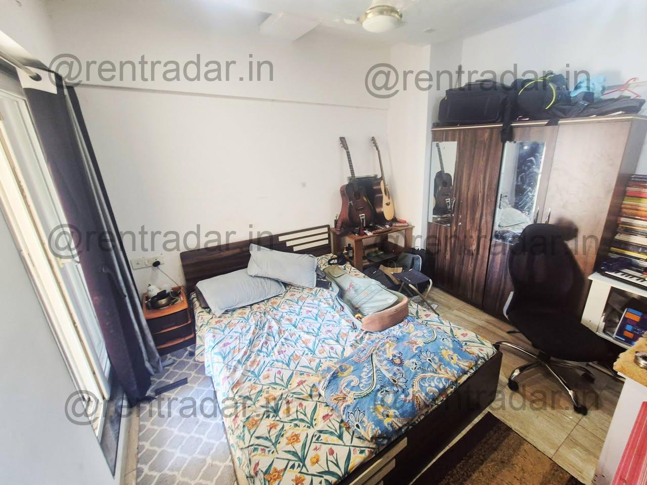 Private Room in 3bhk at Leisure Town Society, Amanora (leisure Town Society)