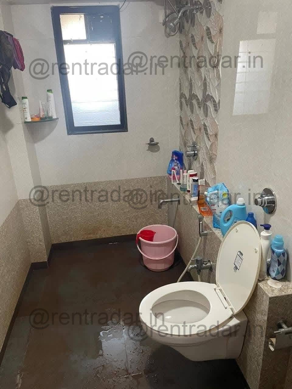 Room in 3bhk at Bandra East