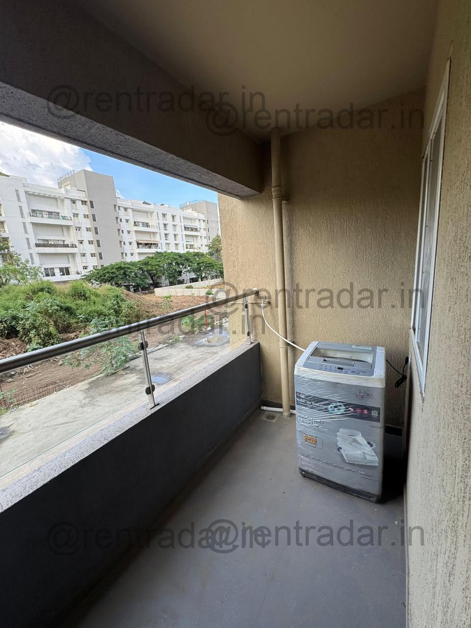 Room in 2bhk at Magarpatta (prithvi Proximus)