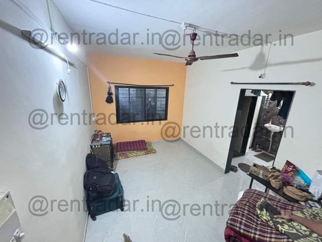 Room in 1 Bhk at Green Park Society Phase 2, Magaraptta Road, Hadapsar