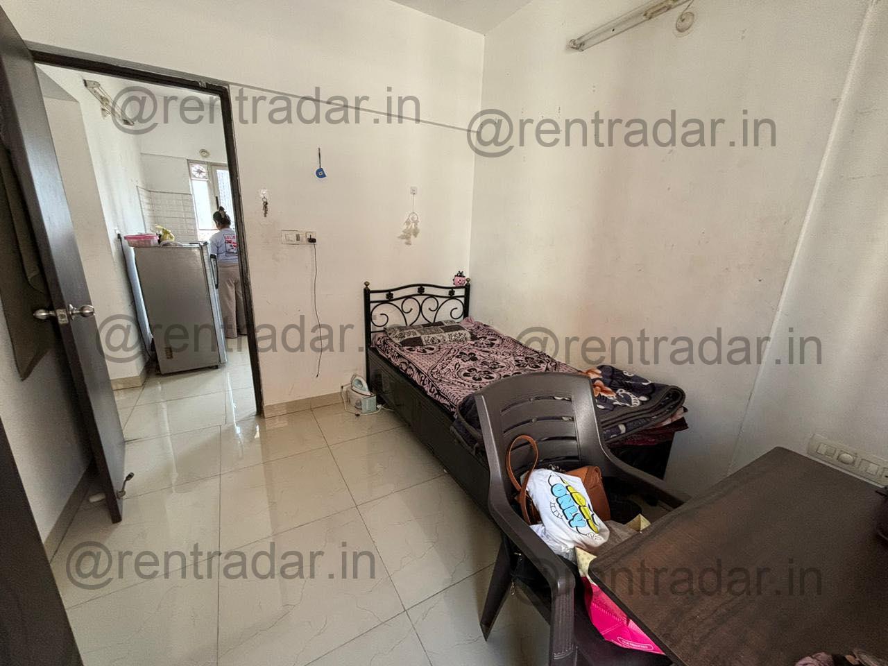 Room in 2 Bhk at Amanora Victory Tower