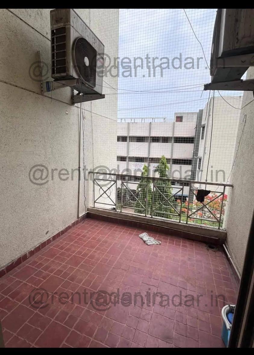 Room in 3bhk at Karve Nagar (krushna Mayur Apartment)