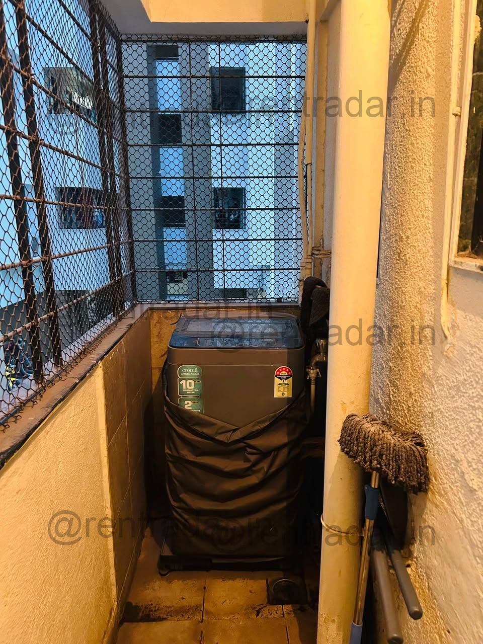 Room in 2 Bhk at Magarpatta