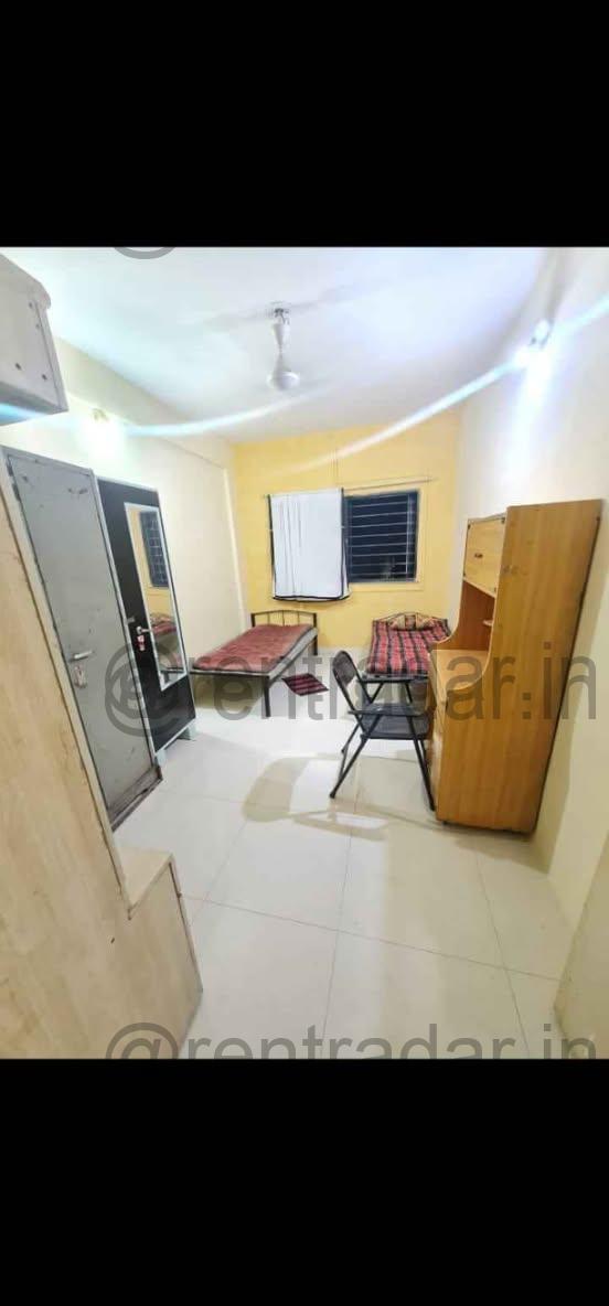 Room Available at Near Magarpatta B.t Kawade
