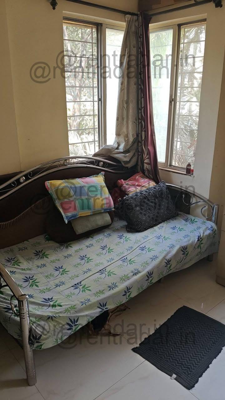 Room in 2 Bhk at Magarpatta