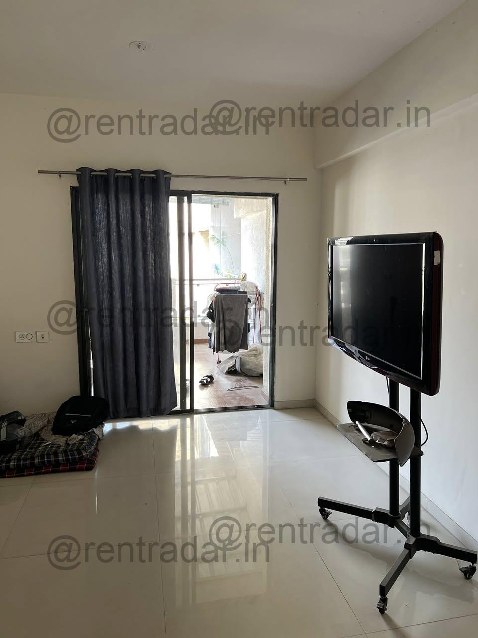 Room in 3bhk at Kohinoor Shangrila Apartment, Finolex Chowk, Pcmc (kohinoor Shangrila)