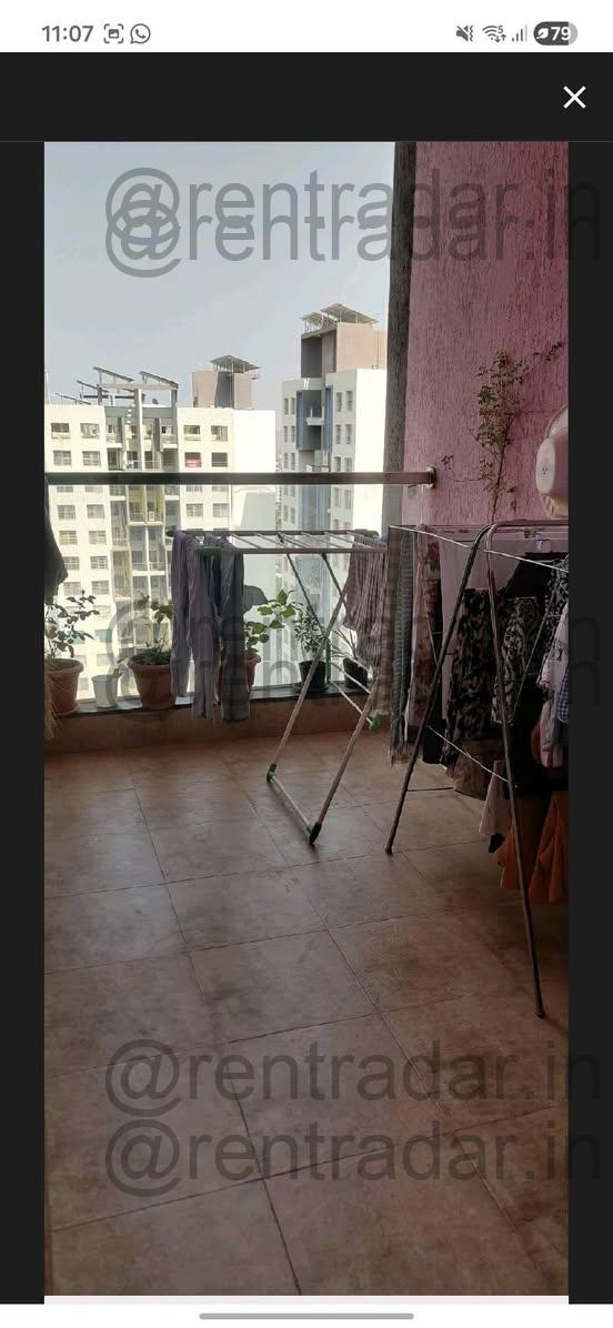 Room in 2bhk at Tinsel Town