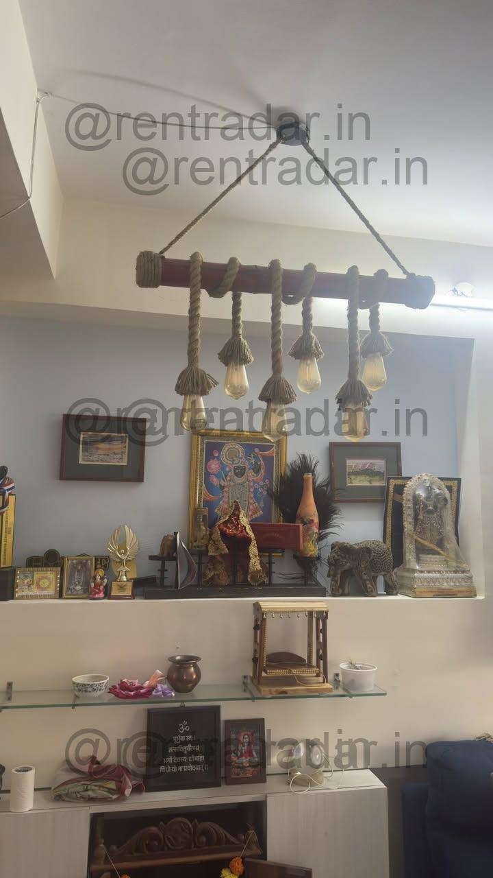 Room in 2 Bhk at Yari Road