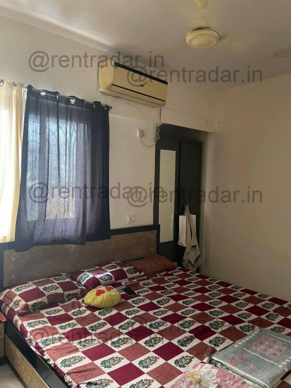 Room in 2bhk at Kandivali East
