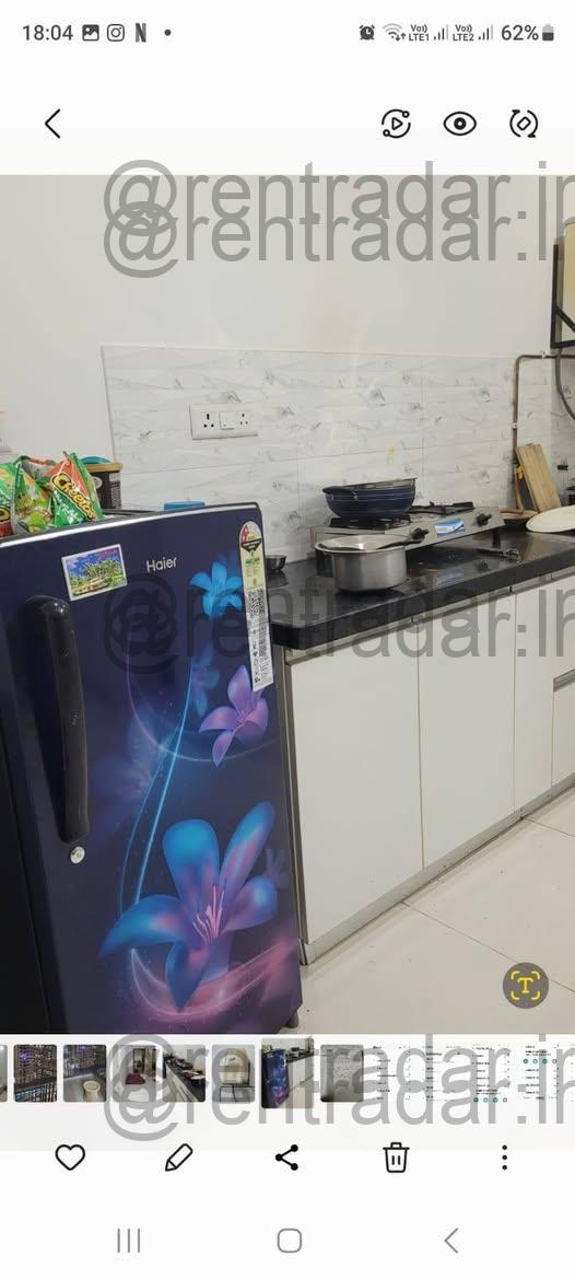 Room in 2bhk at Near Magarpatta, Hadapsar (amanora Gold Towers)